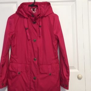 Lands end rain jacket. size 2-4. Looks brand new.